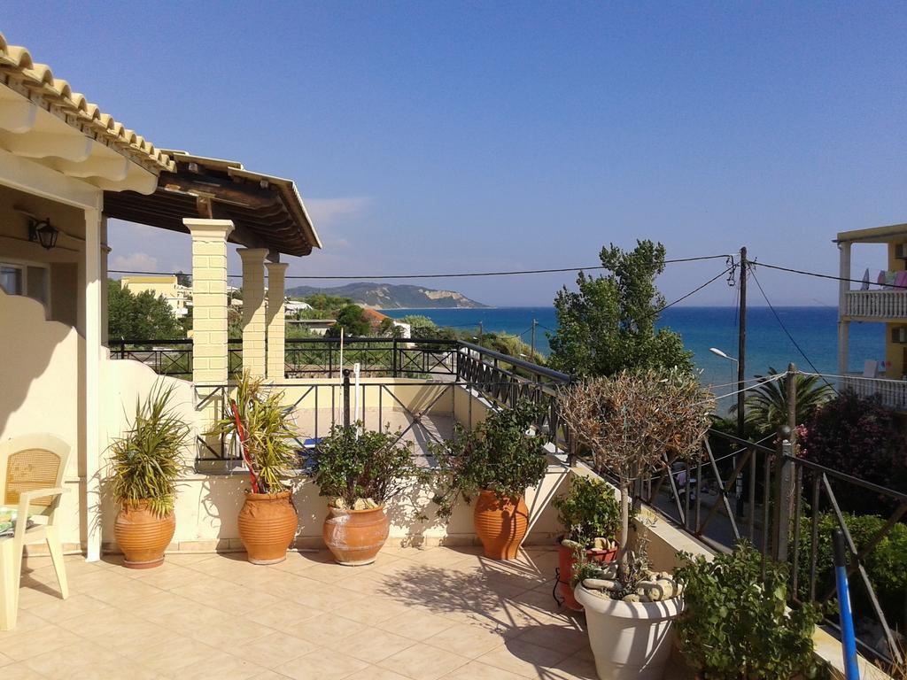 Foivos Seaside Apartments Agios Georgios  Rum bild