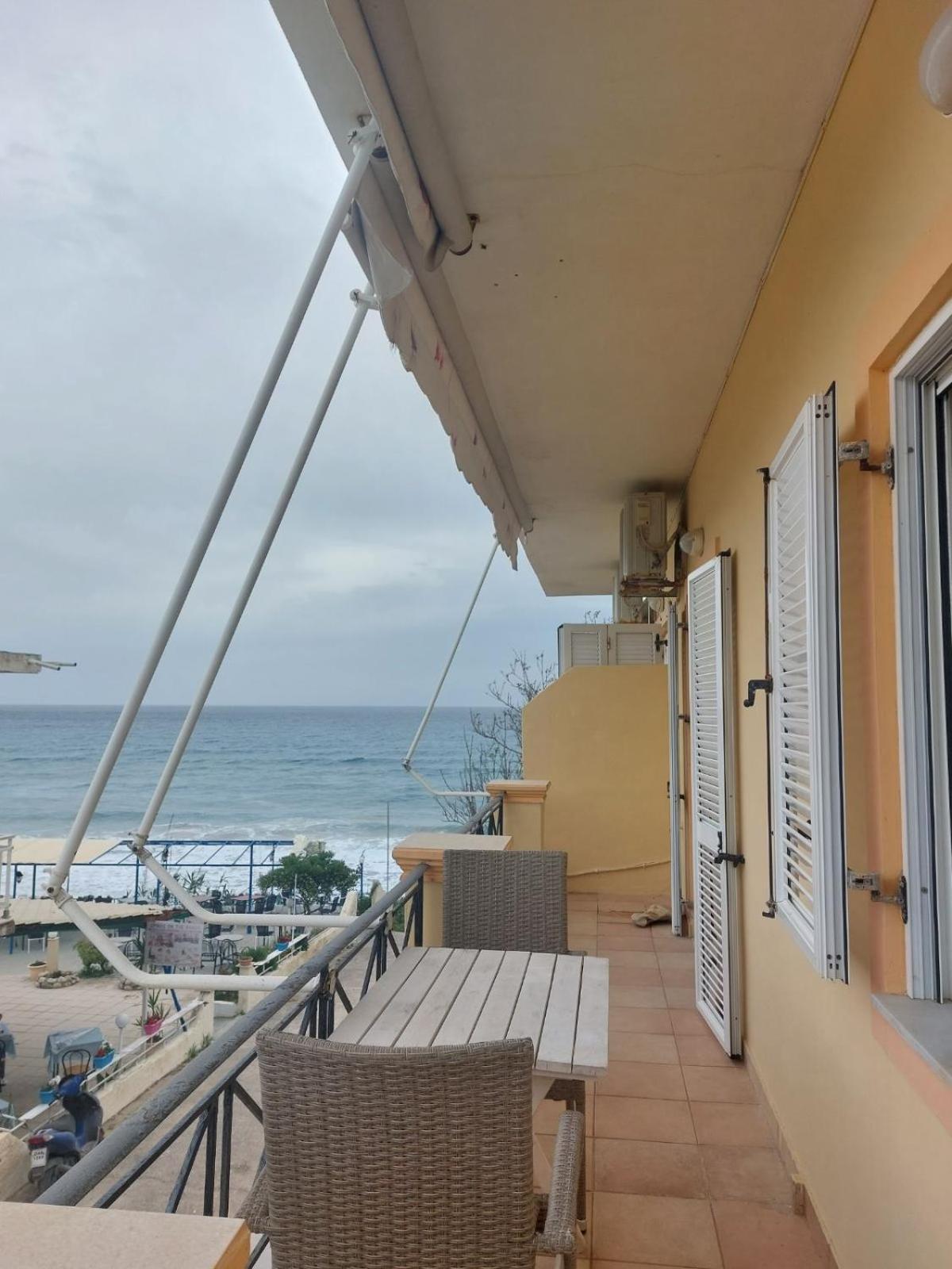 Foivos Seaside Apartments Agios Georgios  Rum bild