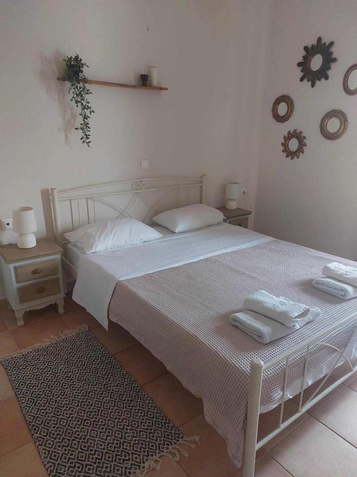 Foivos Seaside Apartments Agios Georgios  Rum bild