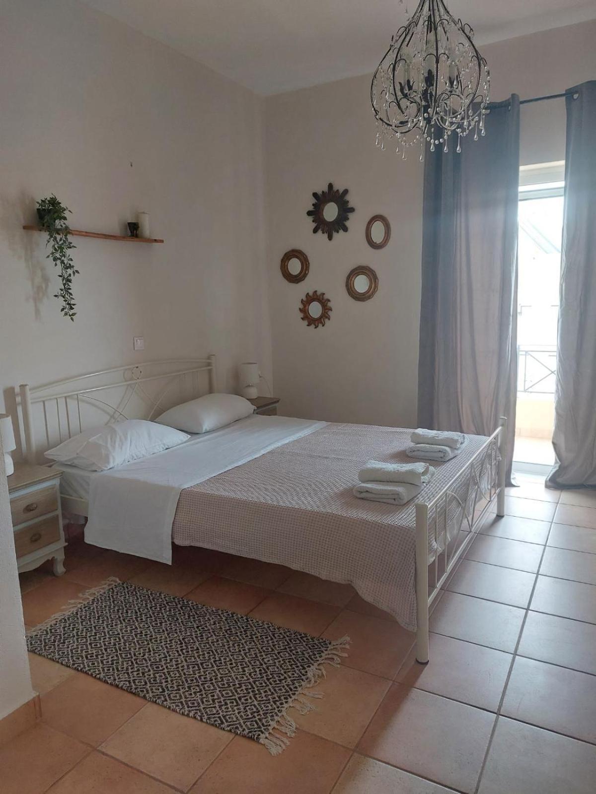 Foivos Seaside Apartments Agios Georgios  Rum bild