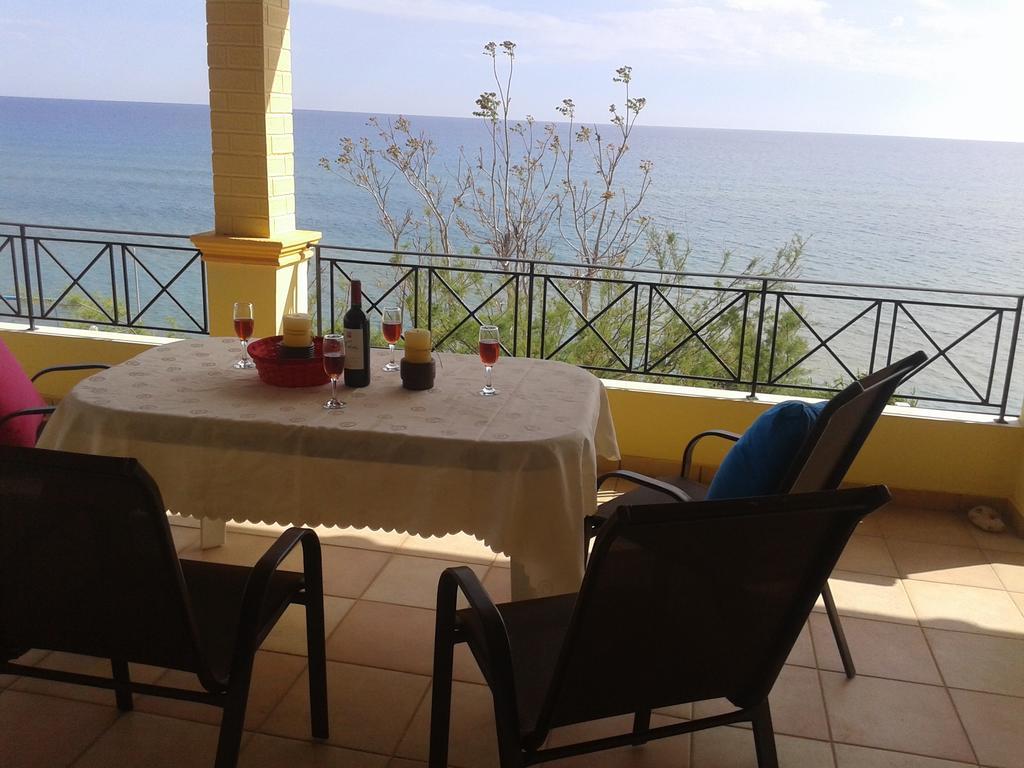 Foivos Seaside Apartments Agios Georgios  Exteriör bild