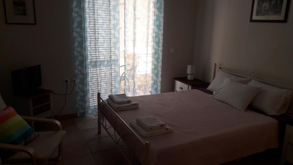 Foivos Seaside Apartments Agios Georgios  Exteriör bild