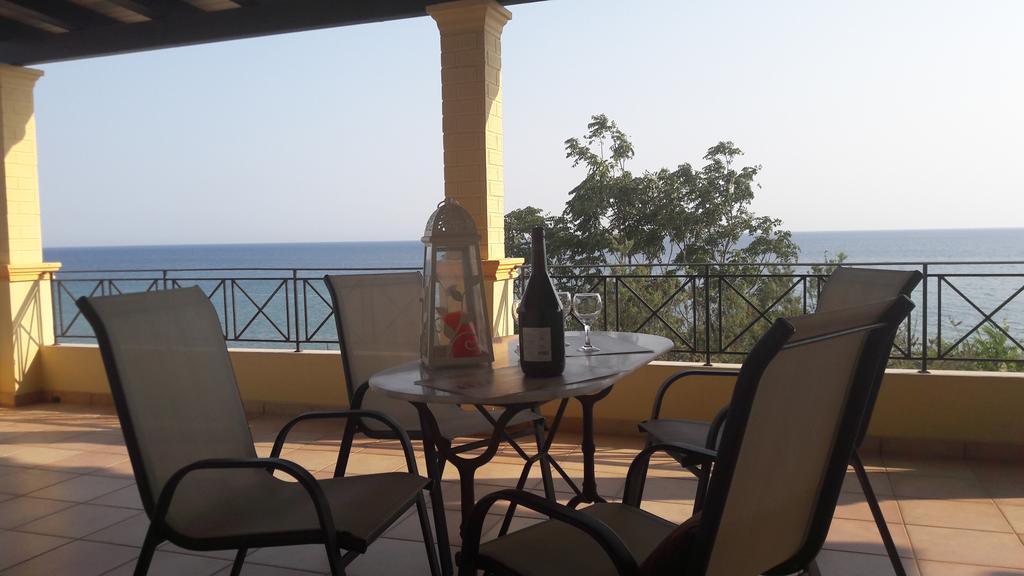 Foivos Seaside Apartments Agios Georgios  Exteriör bild